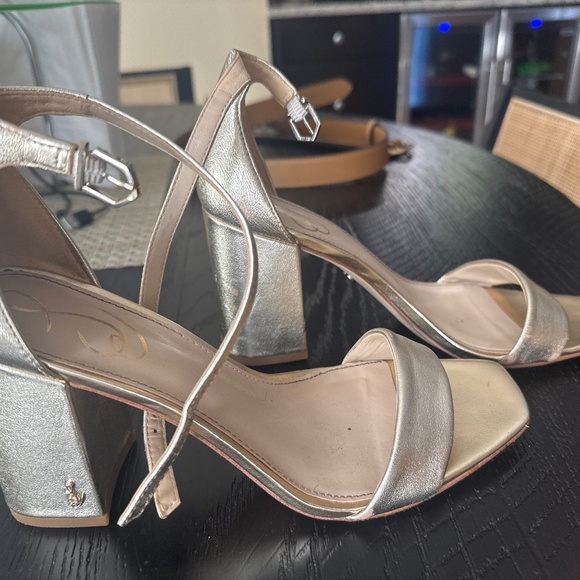 Sam Edelman gold heels - Picture 1 of 1